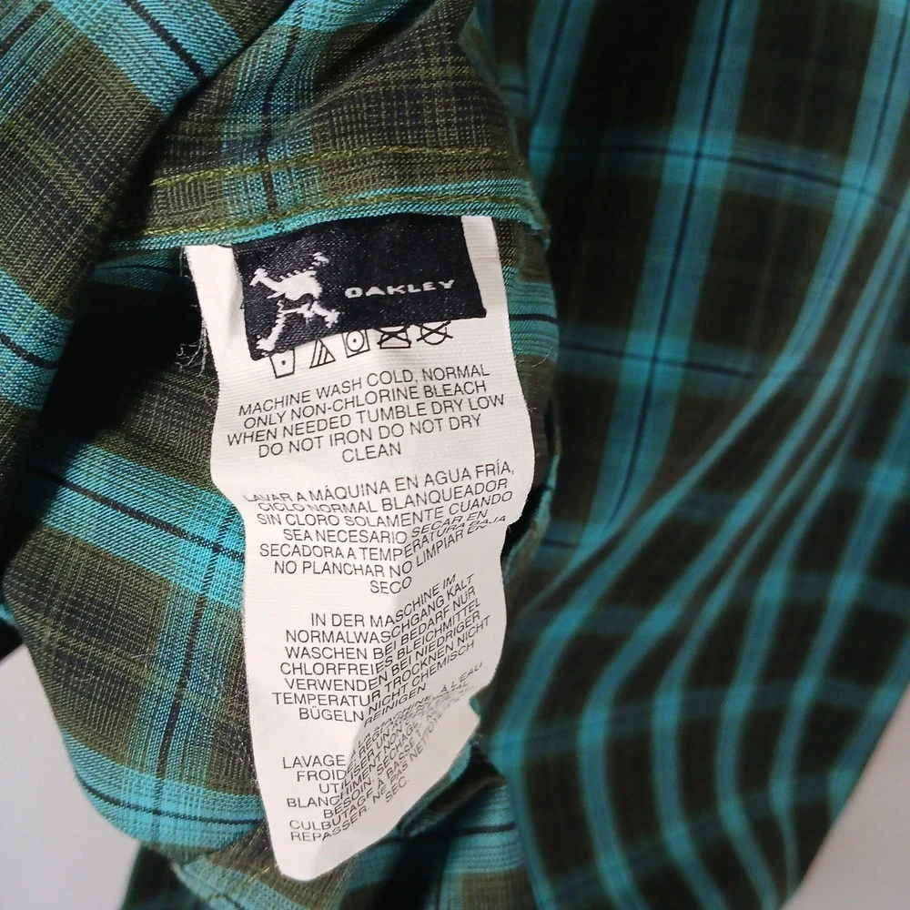 Oakley Button Up Shirt Mens Small Teal Black Plaid Regular Fit Cotton 401271SSFR